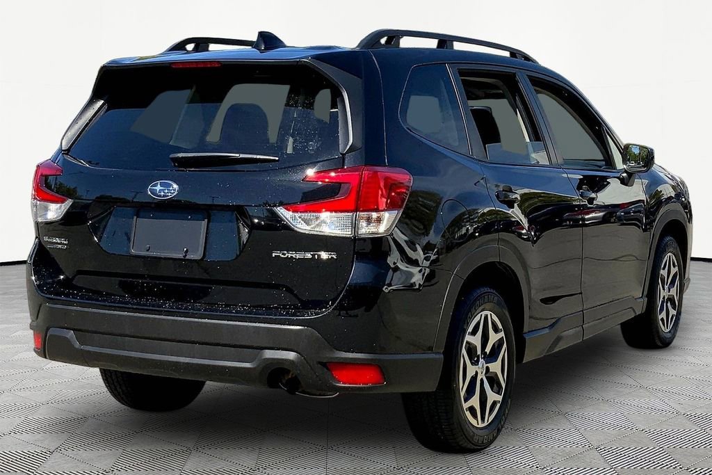 Used 2024 Subaru Forester Premium AWD/4WD image 5
