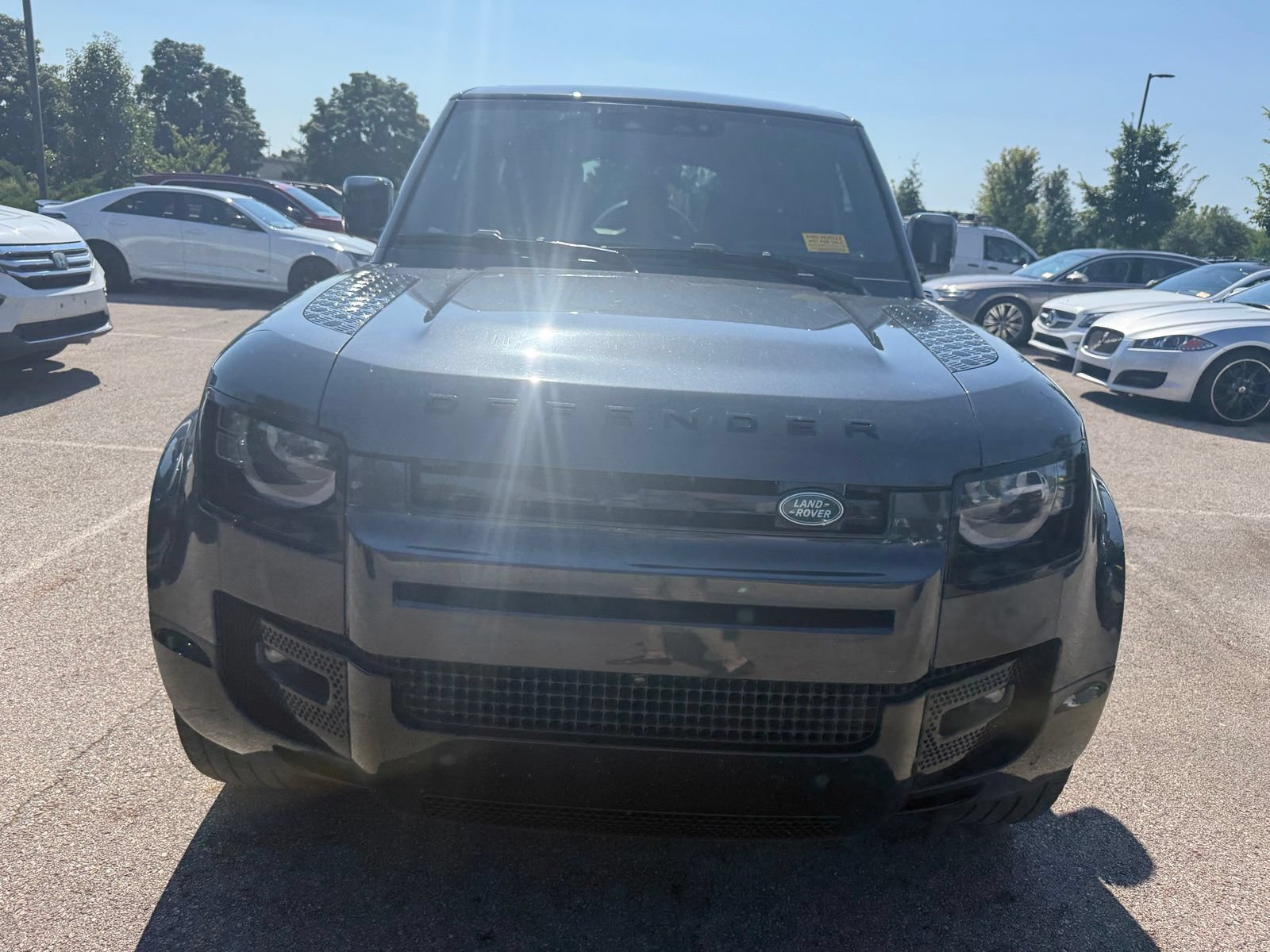 Used 2025 Land Rover Defender 110 X-Dynamic SE AWD/4WD image 2