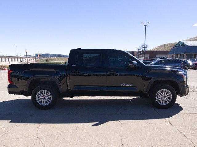 Used 2022 Toyota Tundra SR5 w/ SR5 Convenience Package AWD/4WD image 6