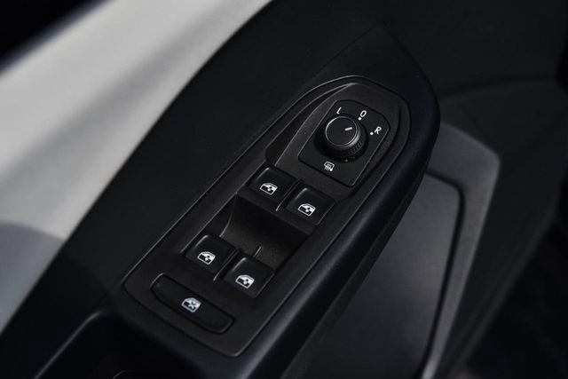 Used 2025 Volkswagen Taos S AWD/4WD image 8