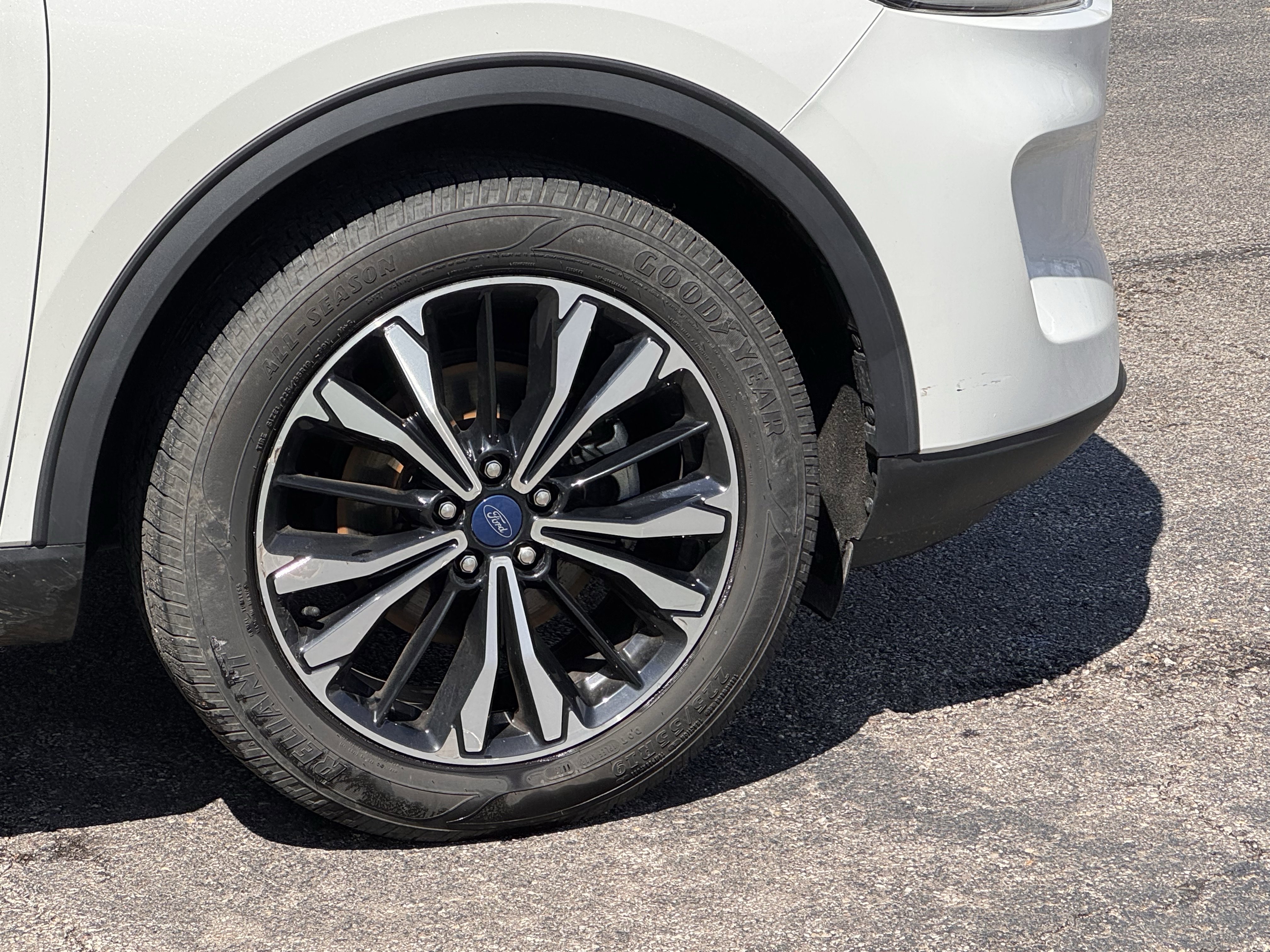 Used 2021 Ford Escape SEL w/ SEL Stealth AWD Package image 4