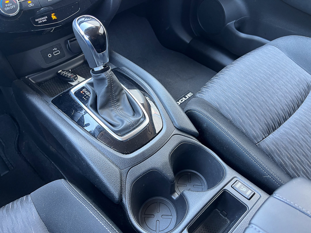 Used 2018 Nissan Rogue SV AWD/4WD image 24