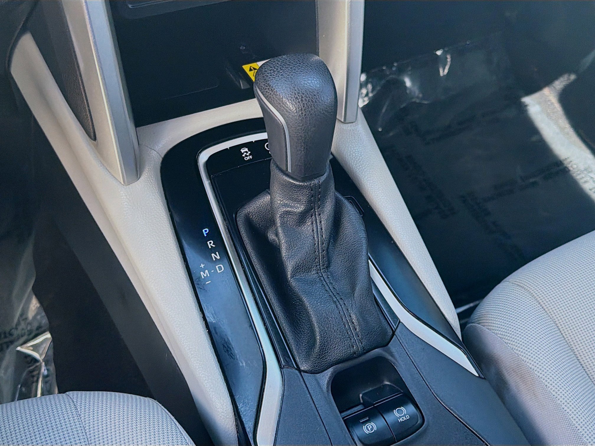 Used 2022 Toyota Corolla Cross LE AWD/4WD image 15