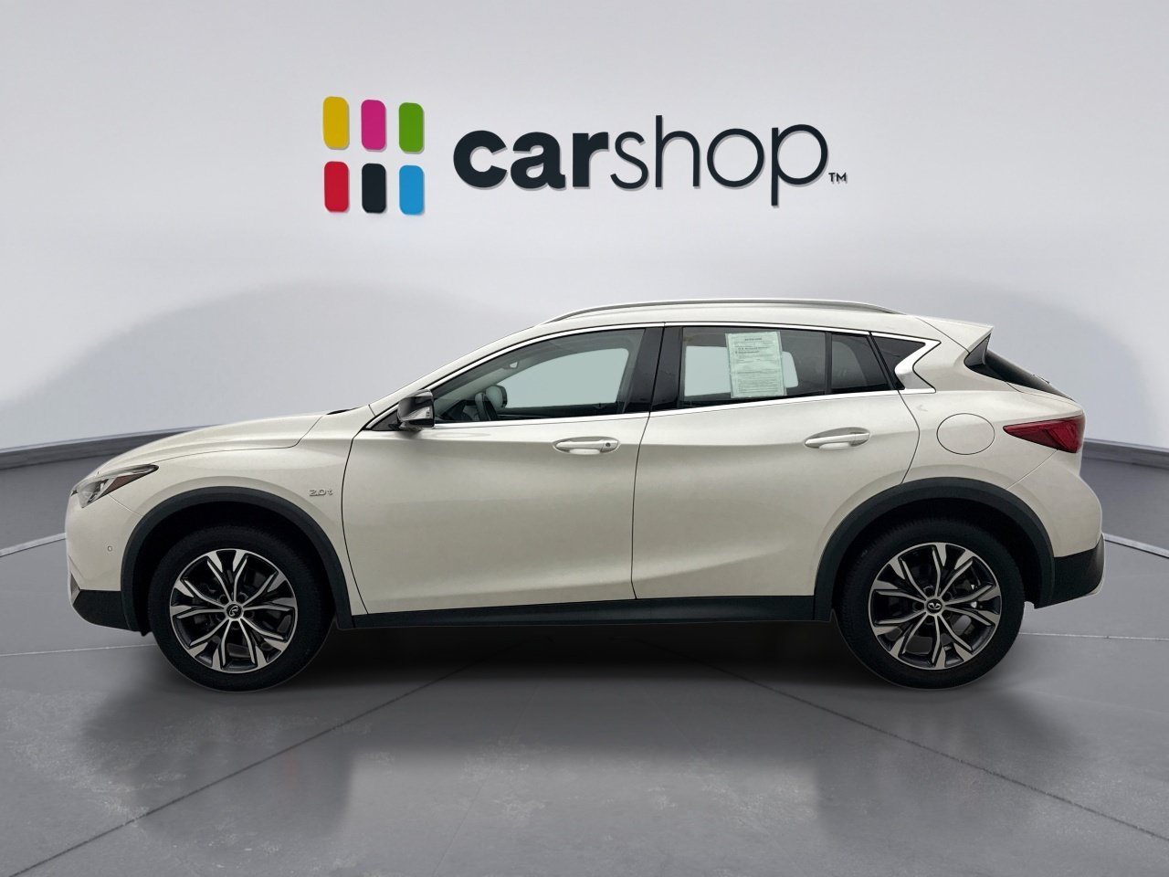 Used 2018 INFINITI QX30 Premium w/ Navigation Package AWD/4WD image 2