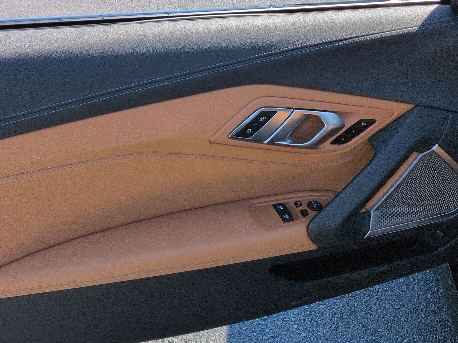 Used 2025 BMW Z4 M40i w/ Edition image 14