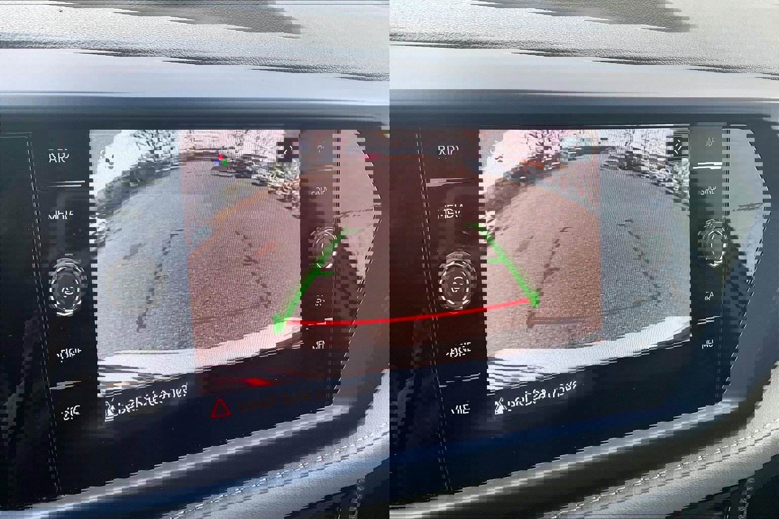 Used 2024 Volkswagen Taos SE image 26