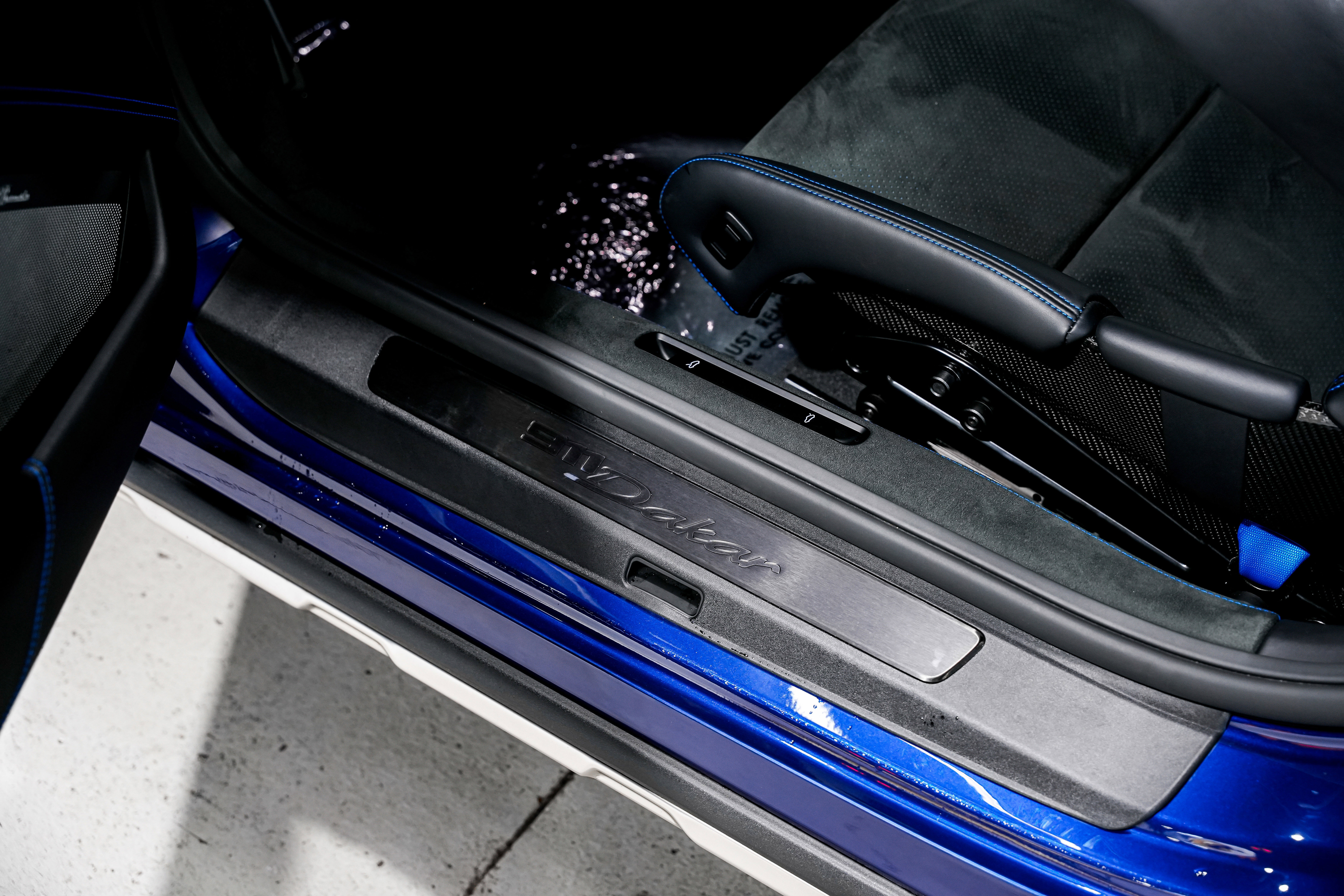 Used 2024 Porsche 911 Dakar image 29