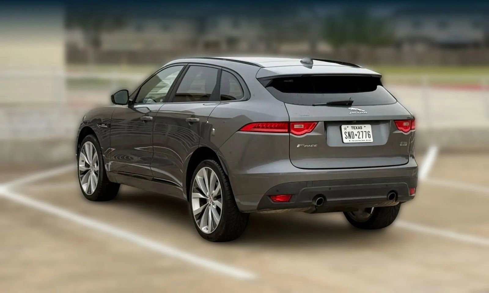 Used 2018 Jaguar F-PACE R-Sport image 6