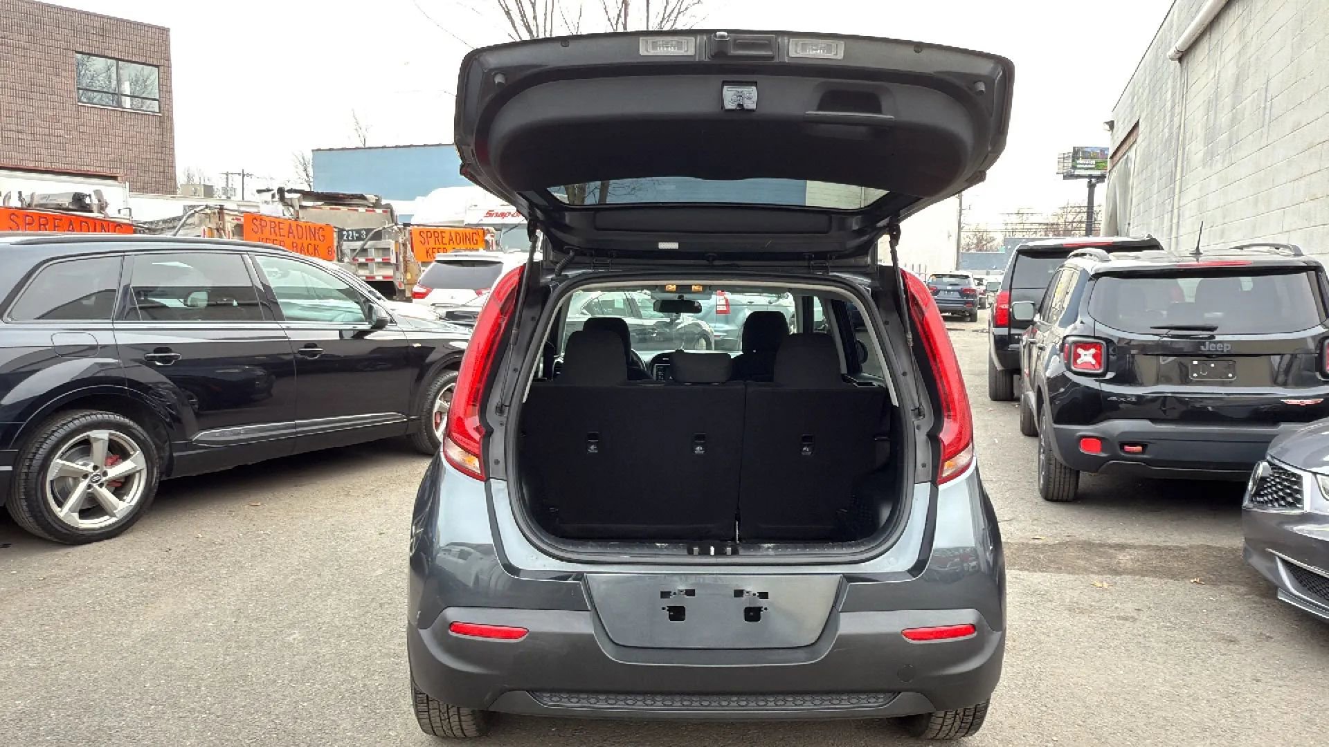 Used 2020 Kia Soul LX image 27