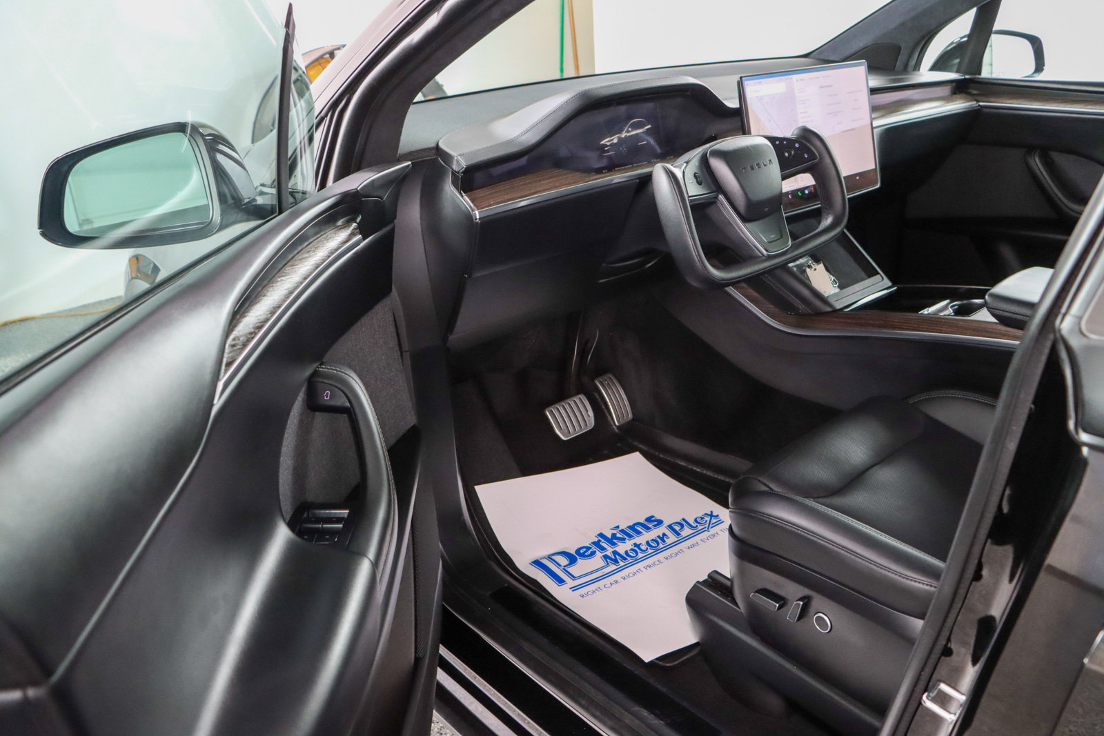 Used 2022 Tesla Model X AWD/4WD image 3