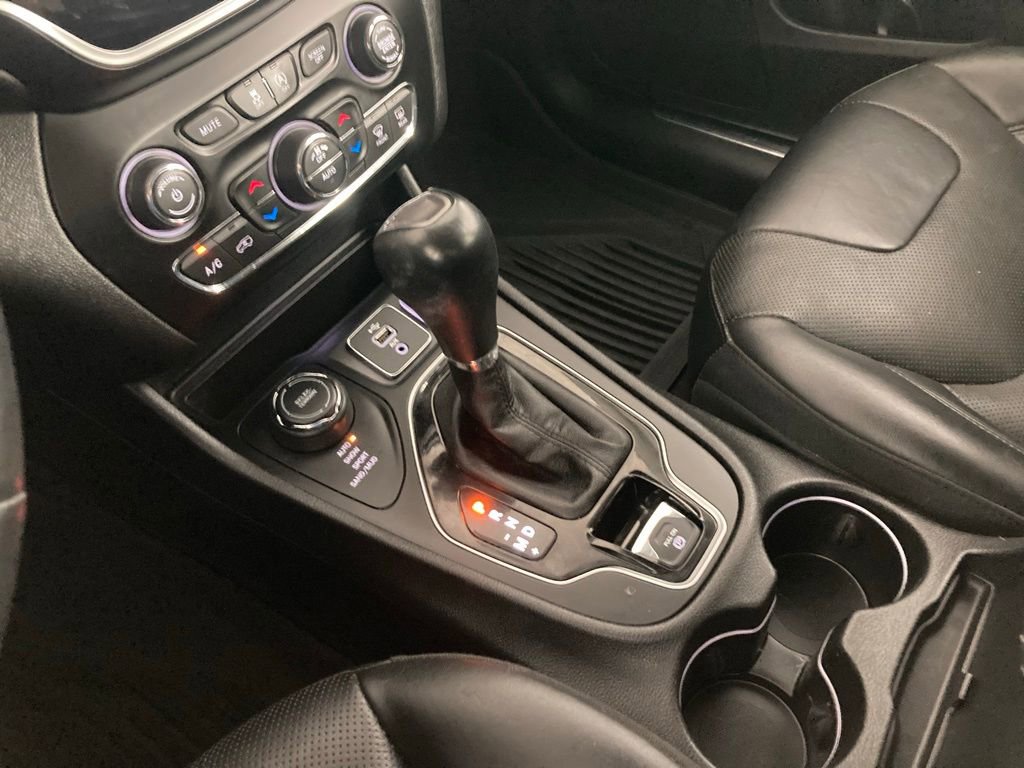 Used 2019 Jeep Cherokee Limited image 9