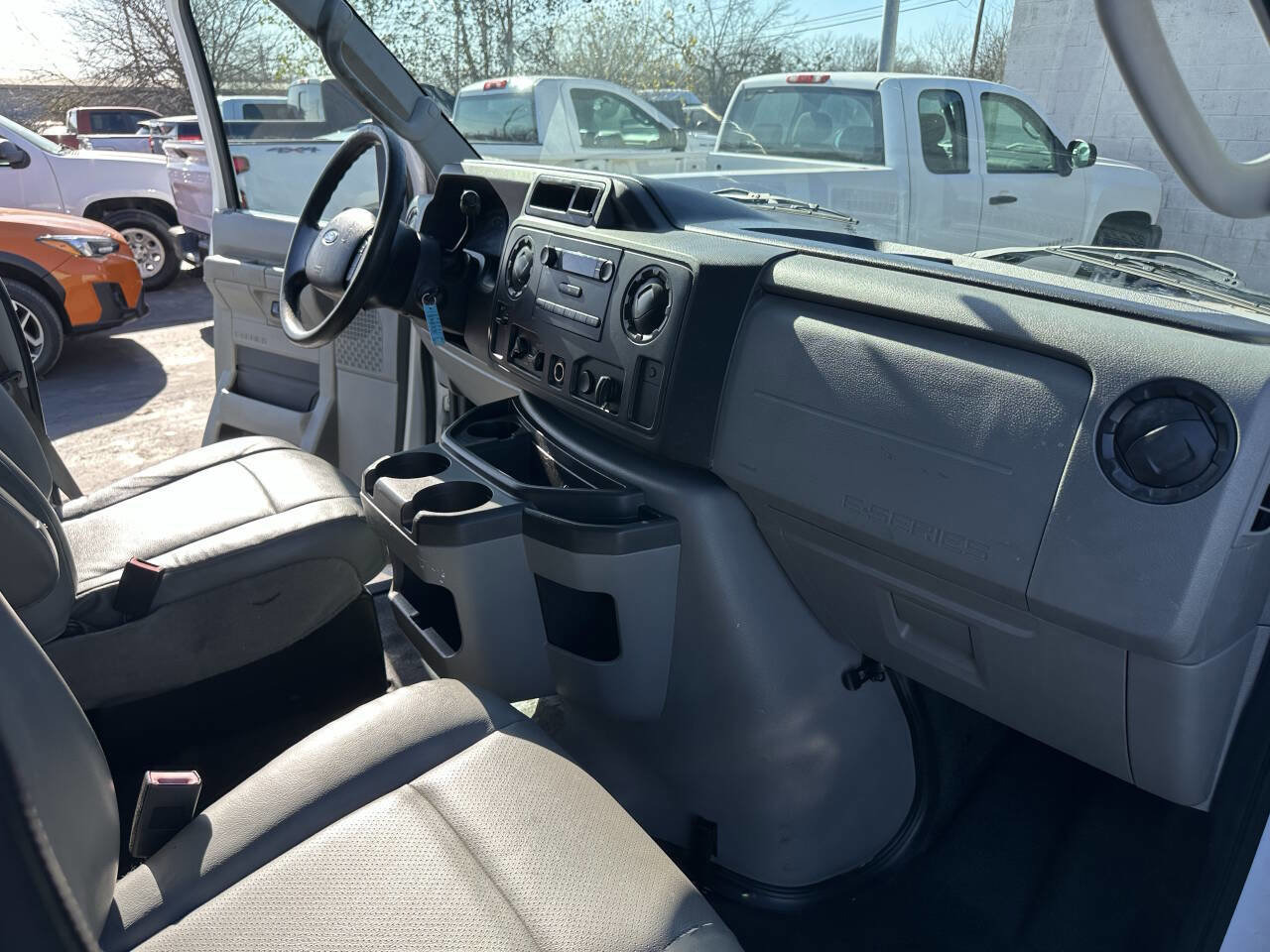 Used 2010 Ford E-150 and Econoline 150 image 19