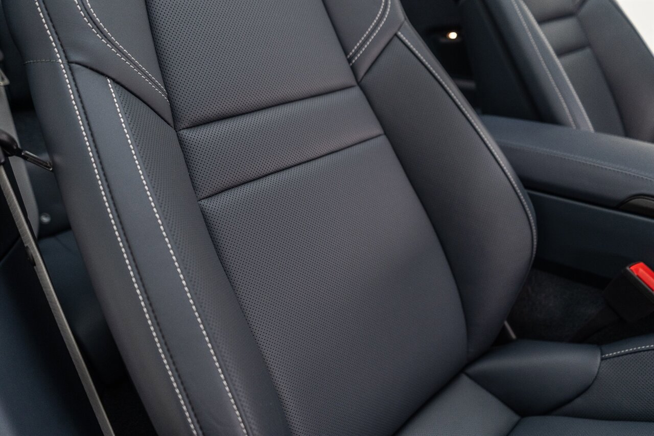 Used 2025 Porsche 911 Carrera w/ Premium Package image 44
