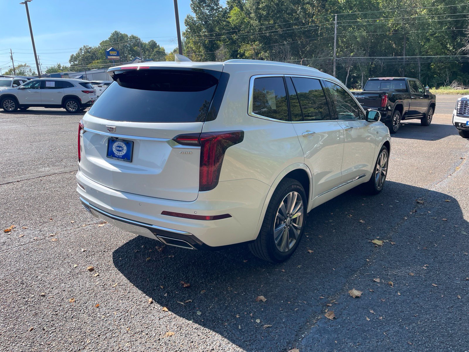 Used 2024 Cadillac XT6 Premium Luxury FWD image 6