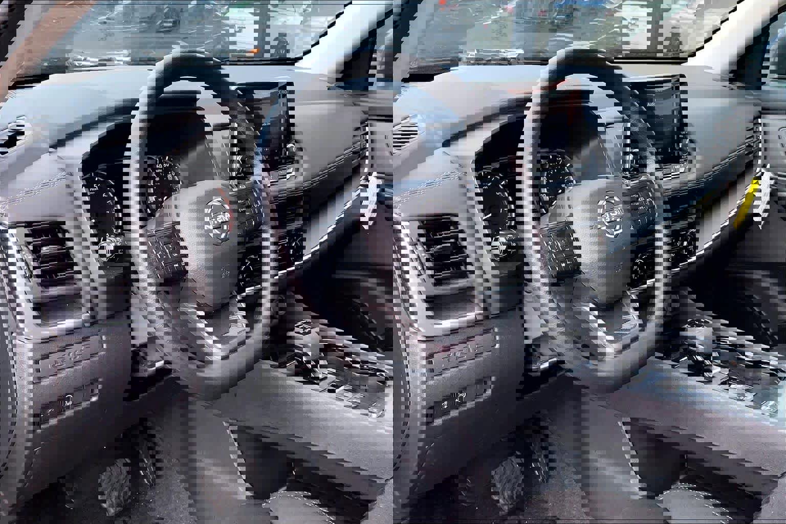 Certified 2025 Nissan Rogue S FWD image 14