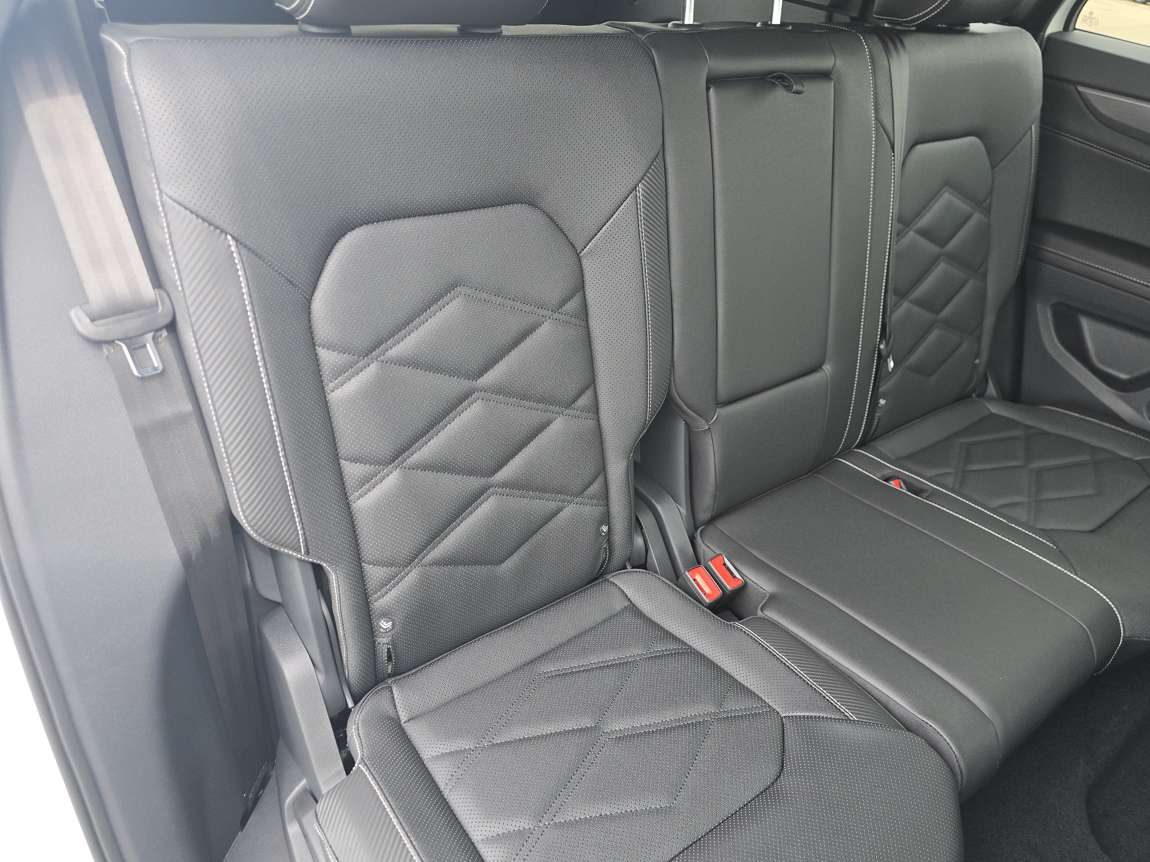 New 2026 Volkswagen Atlas Cross Sport SE AWD/4WD image 17