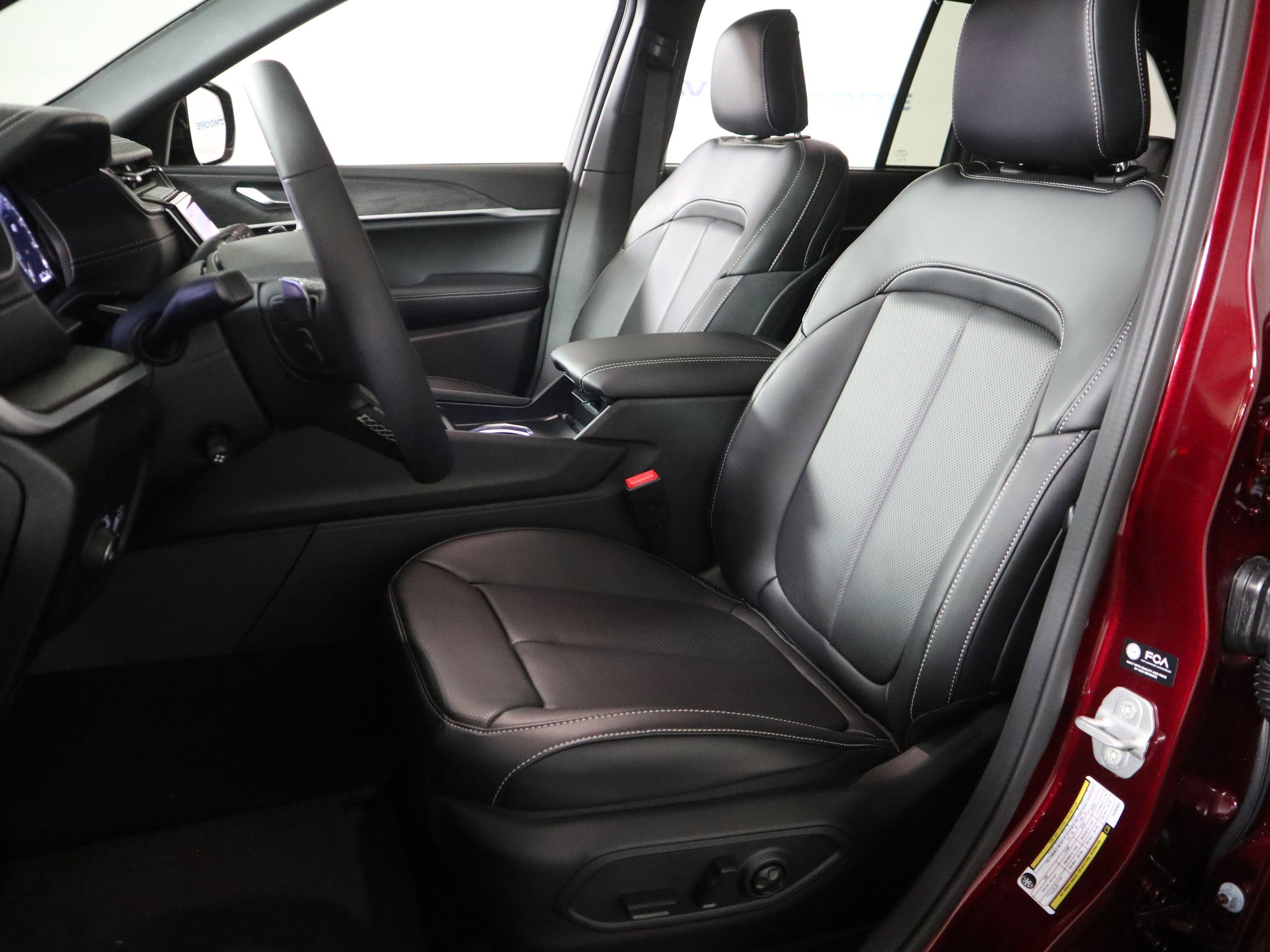 New 2025 Jeep Grand Cherokee Limited w/ Luxury Tech Group II image 22