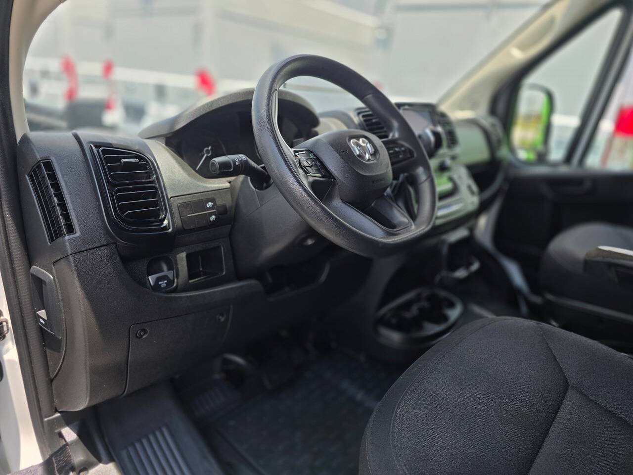 Used 2023 RAM ProMaster 2500 FWD image 18