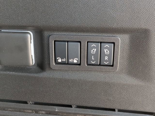 Used 2025 Chevrolet Tahoe Premier image 38