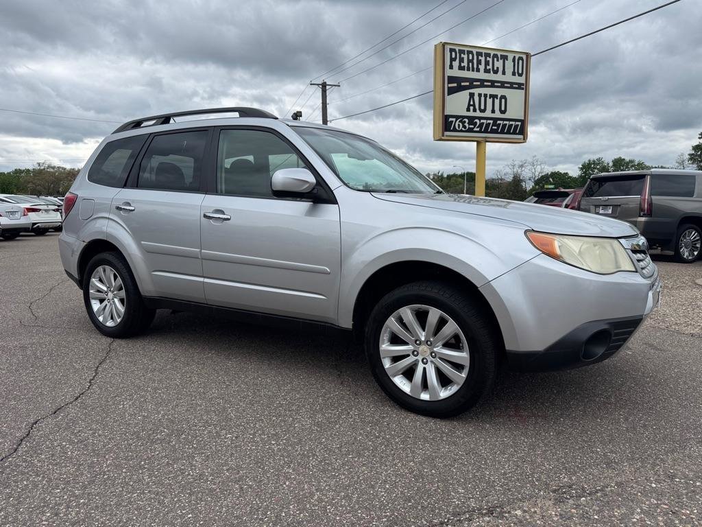 Used 2011 Subaru Forester 2.5X Premium w/ All-Weather Pkg AWD/4WD image 2