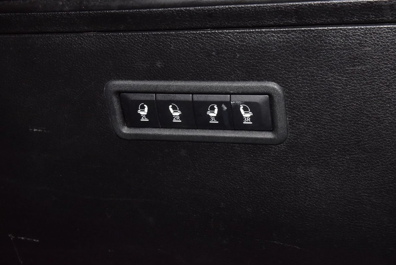 Used 2024 Jeep Wagoneer Series II w/ Flexible Seating Group RWD image 38