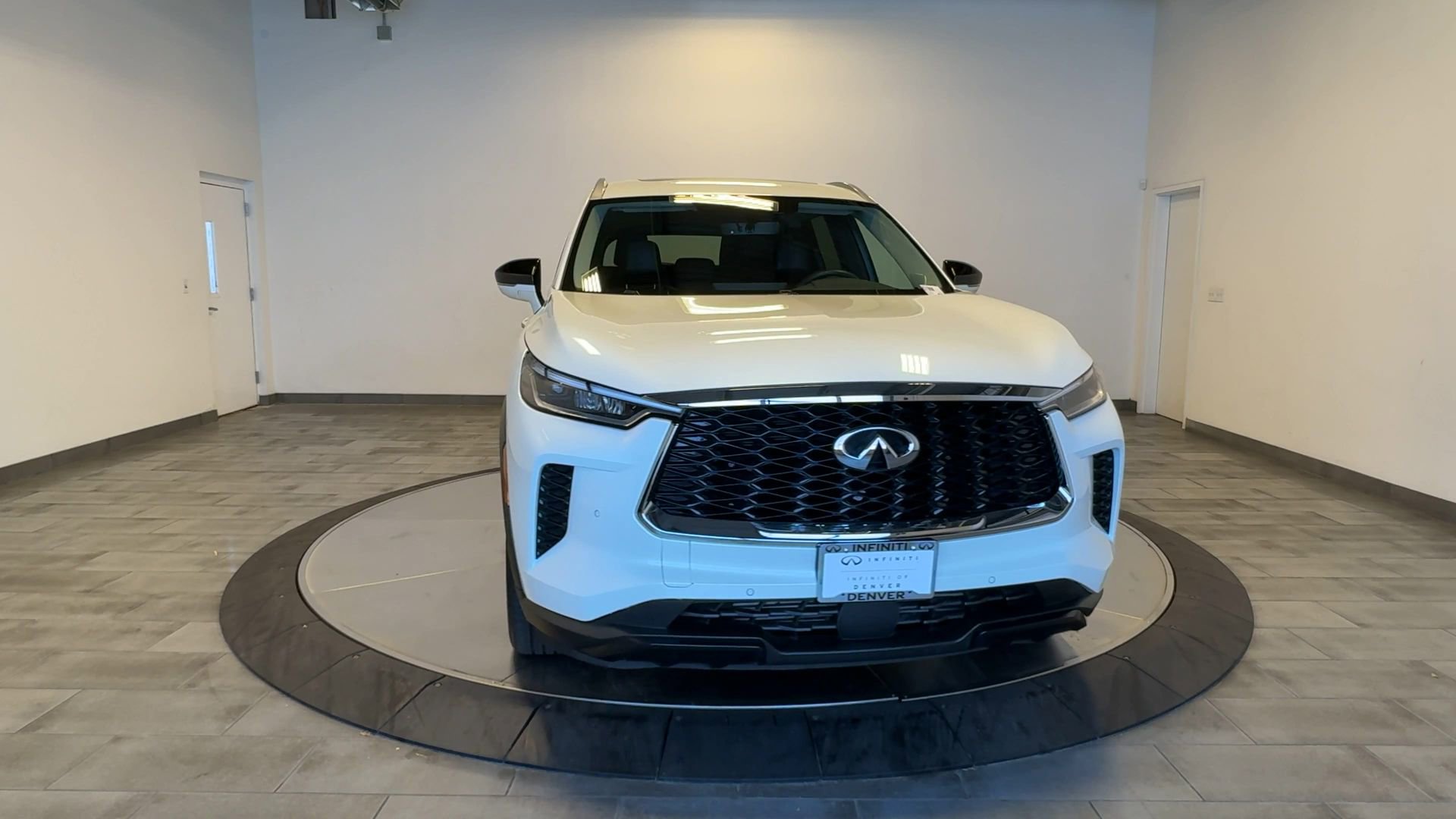 Certified 2025 INFINITI QX60 Luxe w/ Cargo Package AWD/4WD image 3