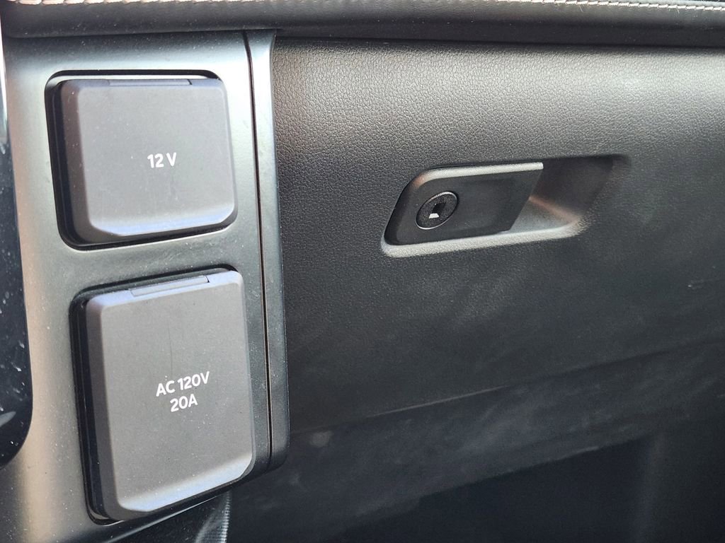 Used 2023 Ford F150 Lightning Platinum image 29