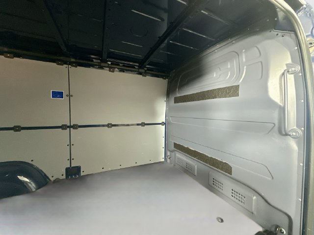 Used 2025 Mercedes-Benz Sprinter 2500 image 10