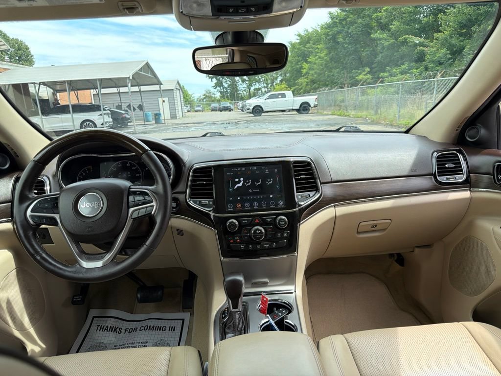 Used 2021 Jeep Grand Cherokee Overland AWD/4WD image 22