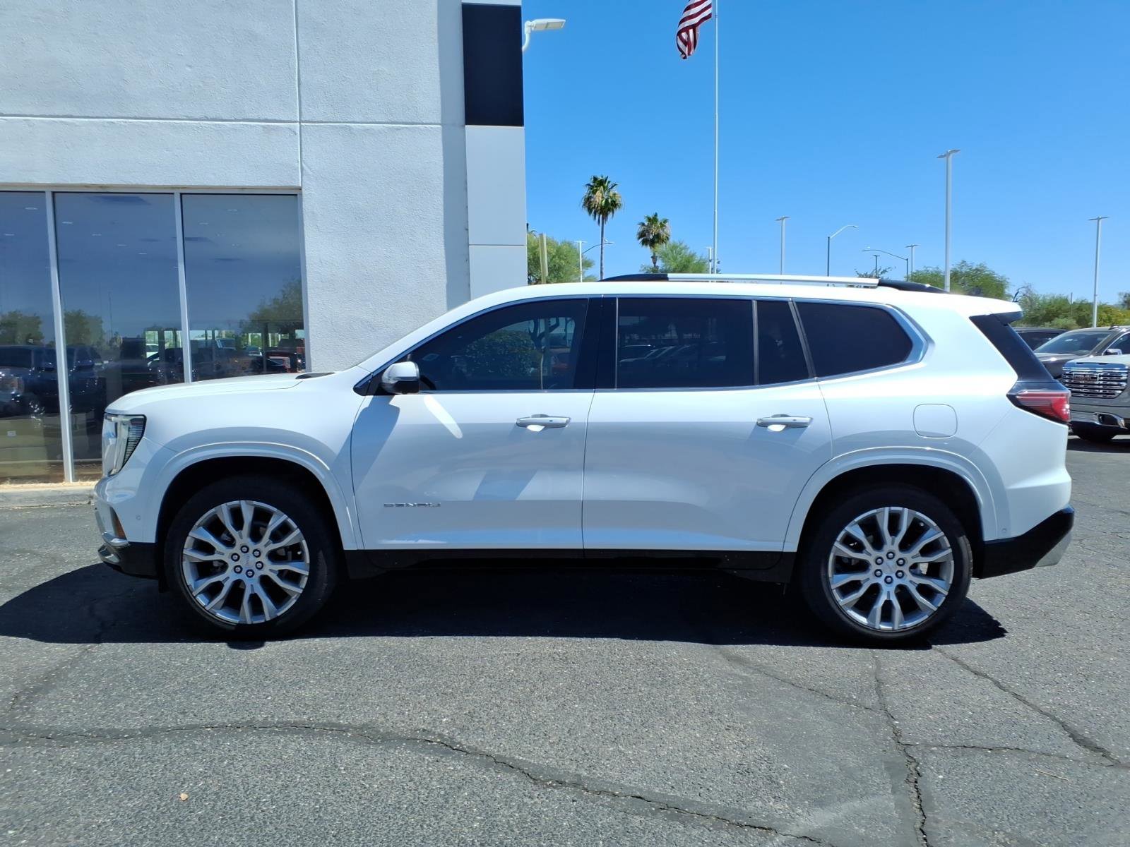 Used 2025 GMC Acadia Denali w/ Super Cruise Package FWD image 8