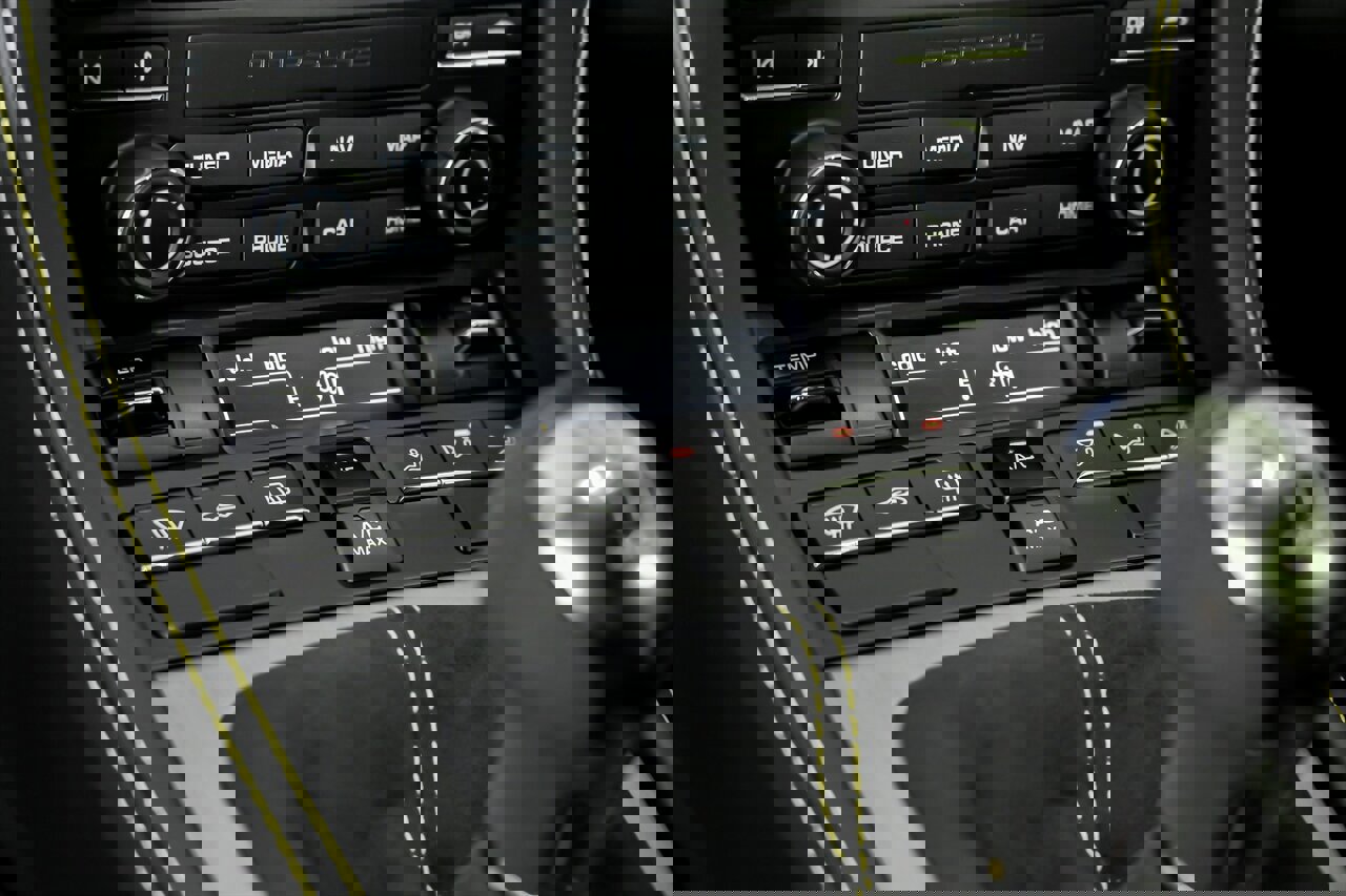 Used 2020 Porsche 718 Cayman GT4 image 31