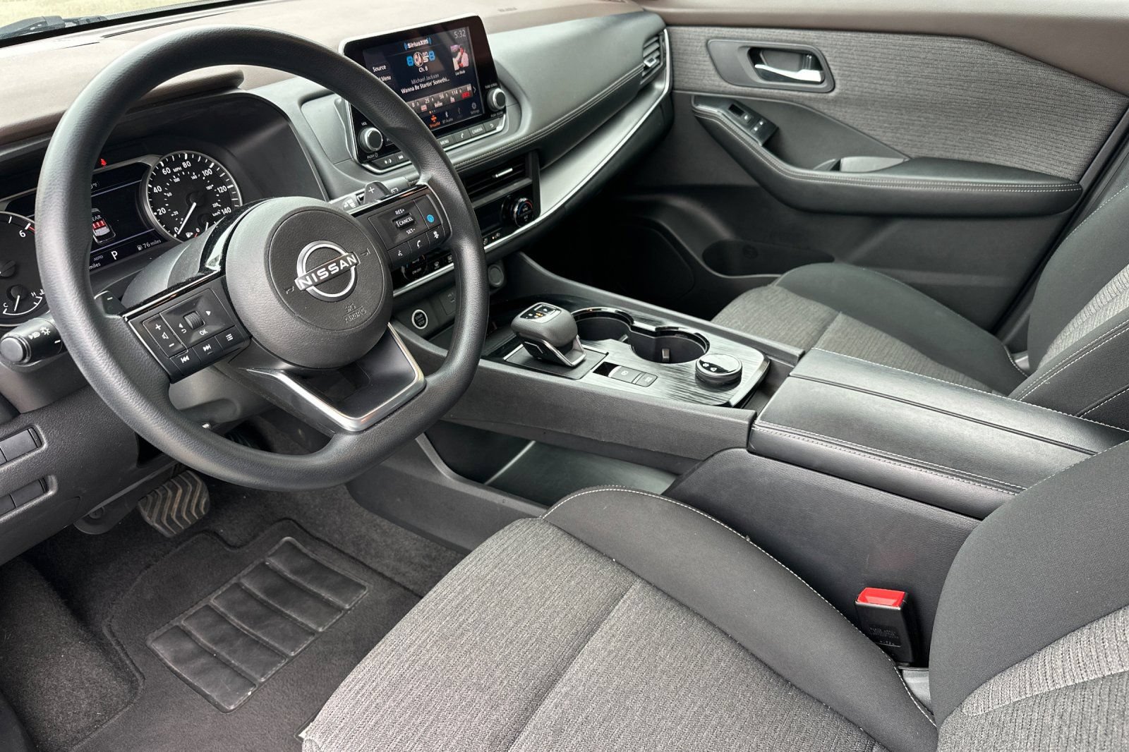 Used 2023 Nissan Rogue SV AWD/4WD image 12