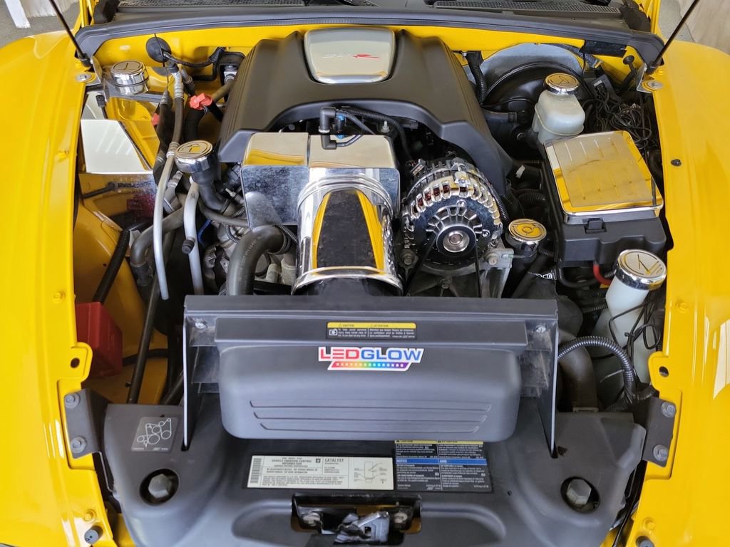 Used 2004 Chevrolet SSR w/ Preferred Equipment Group image 19