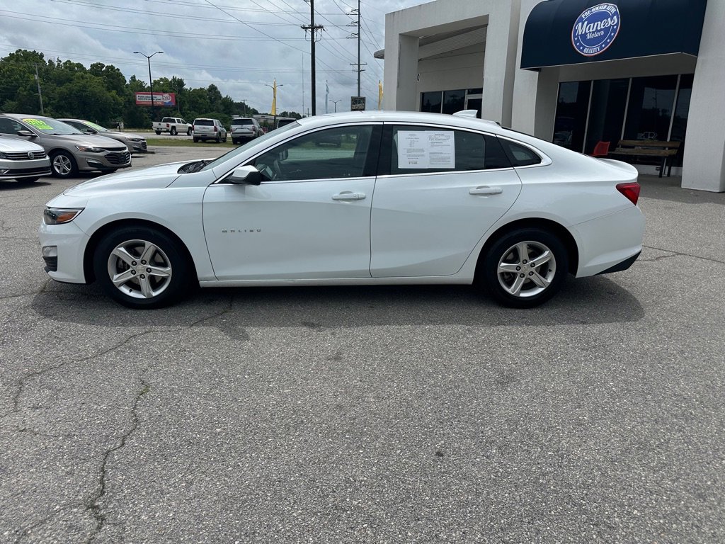 Used 2023 Chevrolet Malibu LT w/ Driver Confidence Package FWD image 2