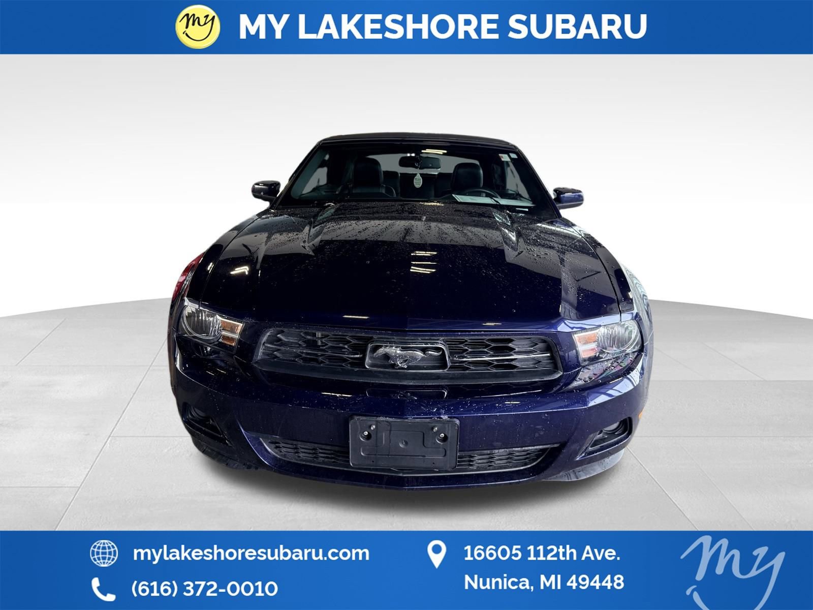 Used 2010 Ford Mustang Convertible image 2