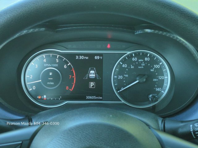 Used 2025 Nissan Versa SV w/ Trunk Package FWD image 25