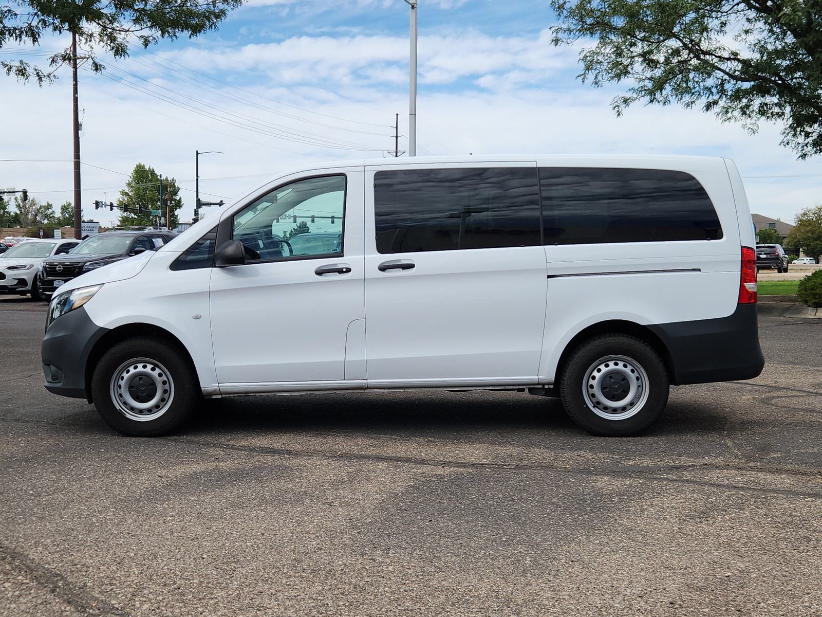 Used 2023 Mercedes-Benz Metris Passenger image 2