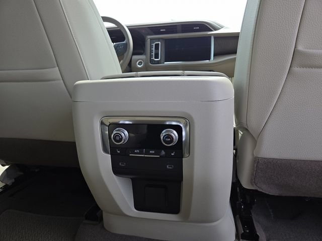 Used 2023 GMC Yukon Denali AWD/4WD image 26