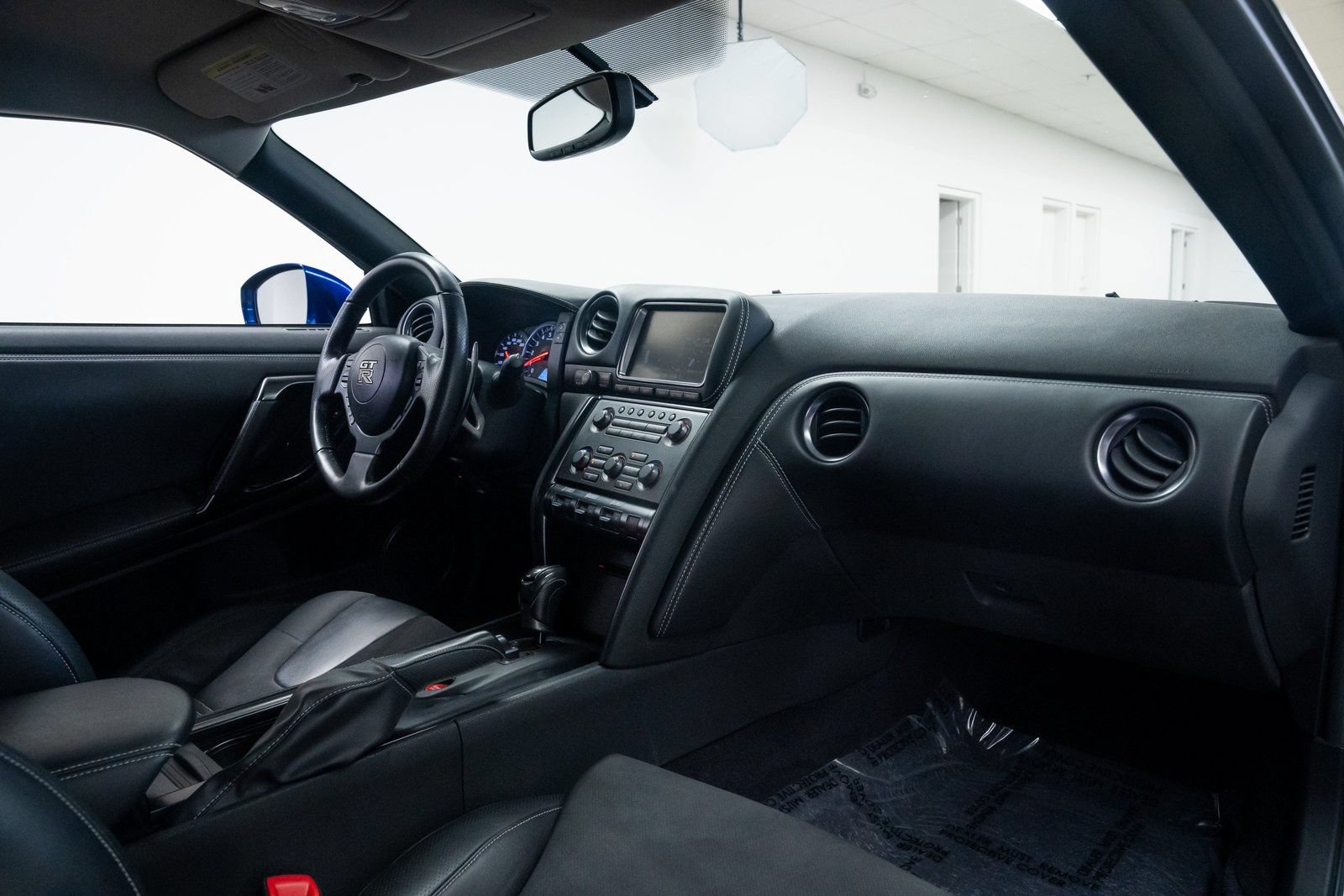 Used 2014 Nissan GT-R Premium AWD/4WD image 21