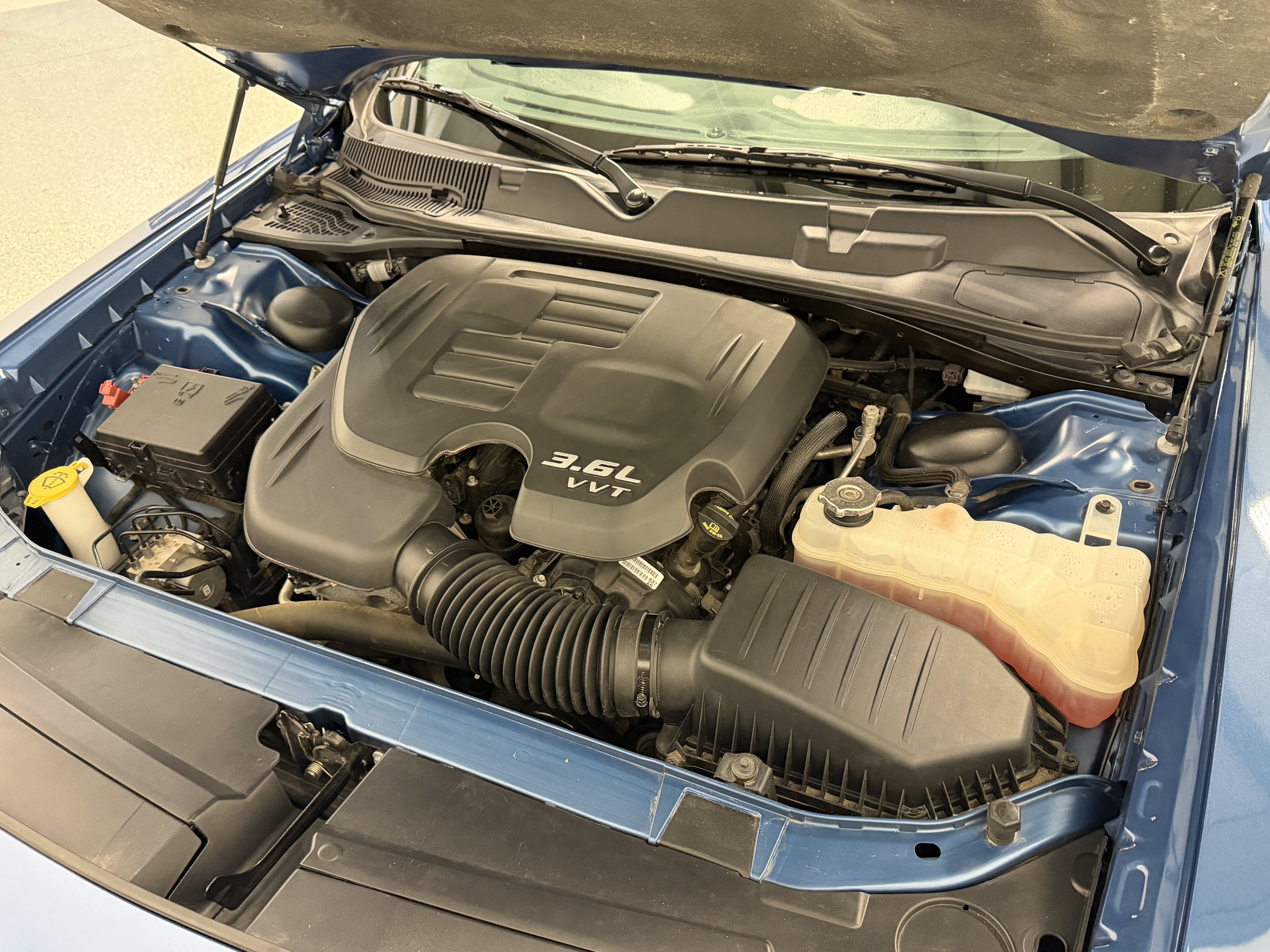 Used 2022 Dodge Challenger SXT w/ Driver Convenience Group RWD image 28