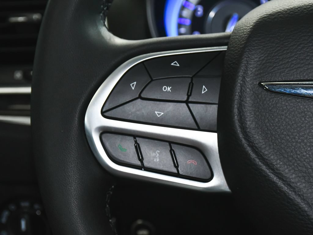 Used 2023 Chrysler 300 Touring L w/ Comfort Group AWD/4WD image 35