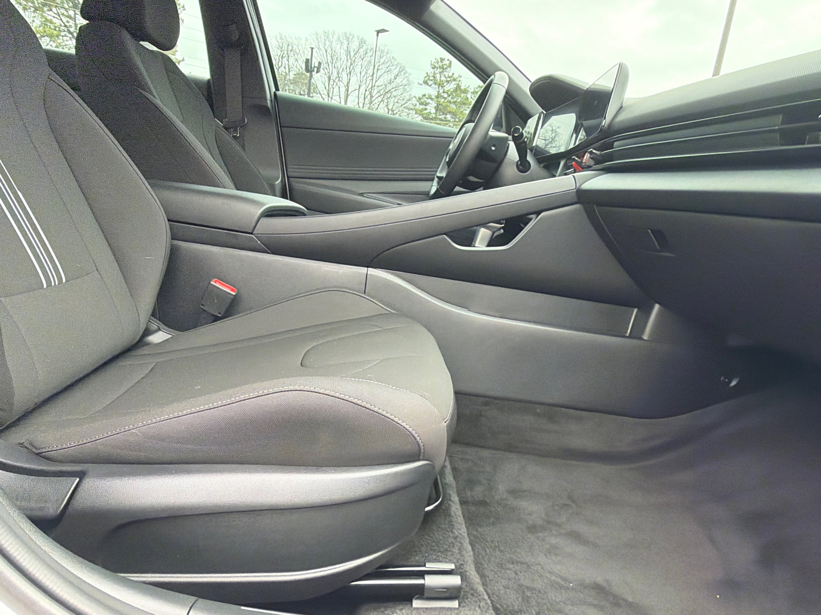Certified 2025 Hyundai Elantra SEL FWD image 13
