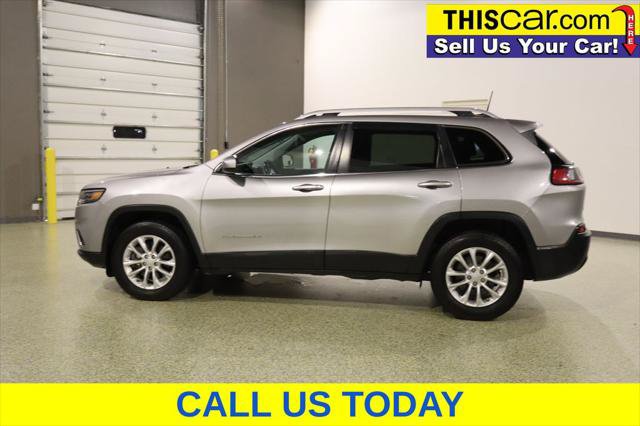 Used 2019 Jeep Cherokee Latitude w/ Cold Weather Group AWD/4WD image 5