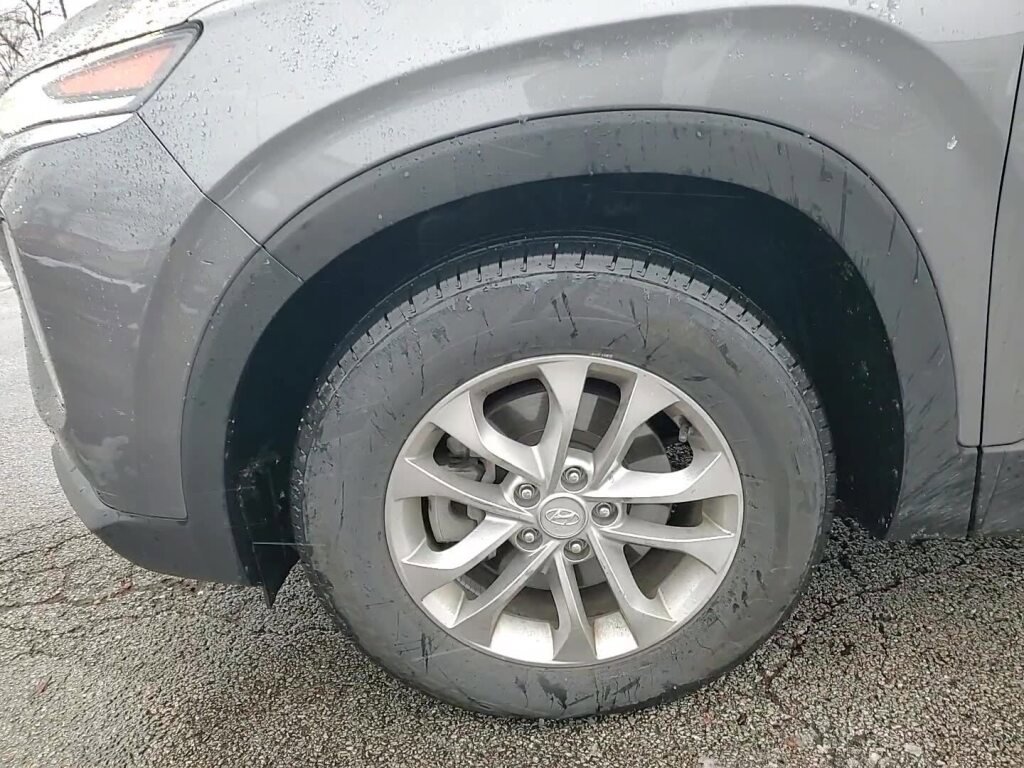 Used 2019 Hyundai Santa Fe SE image 7