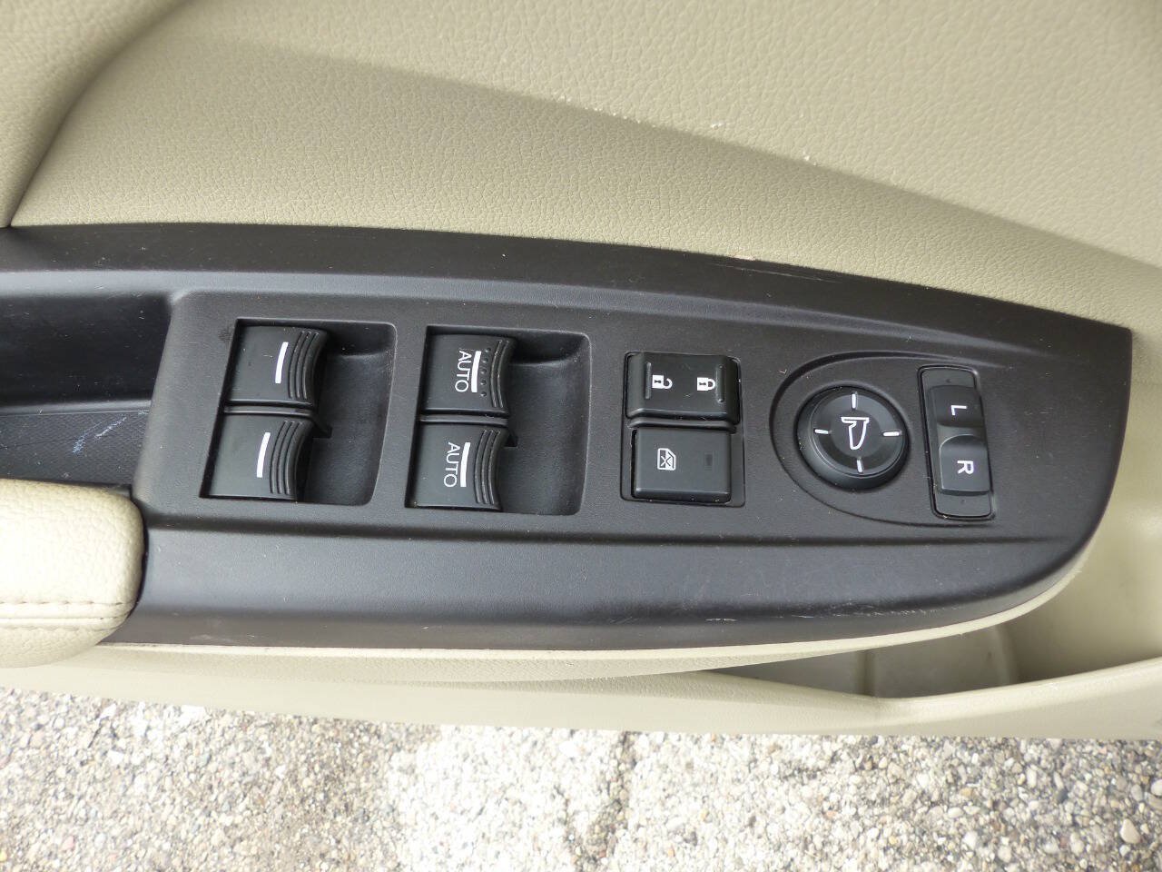Used 2015 Acura RDX w/ Technology Package AWD/4WD image 21
