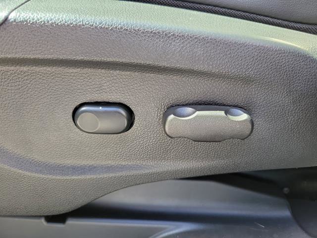 Used 2020 Buick Encore Preferred w/ Safety Package image 40