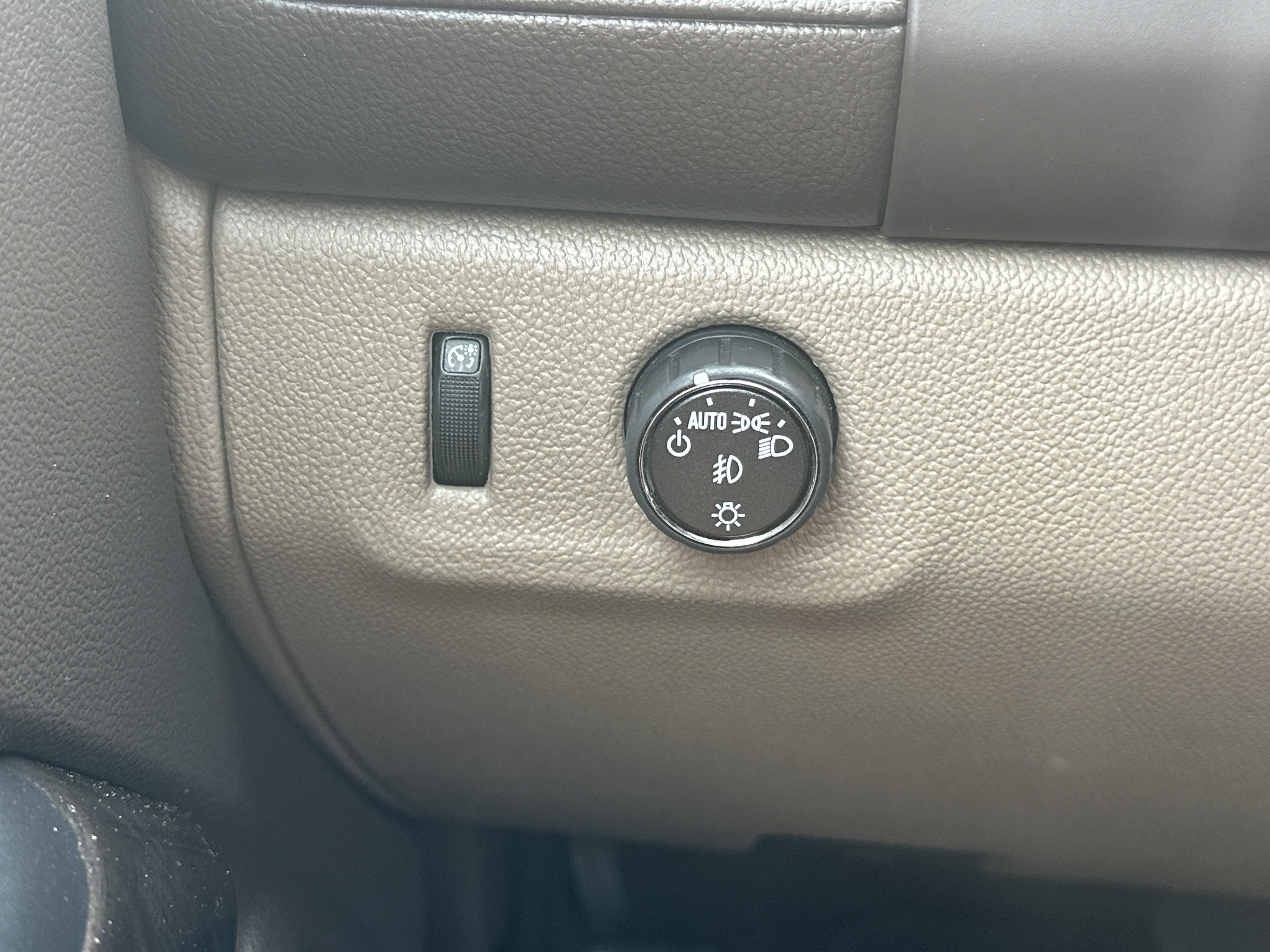Used 2016 GMC Canyon SLT w/ Driver Alert Package RWD image 27