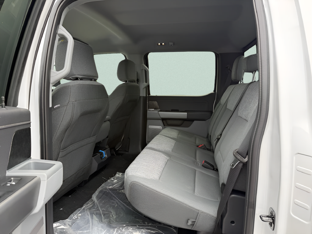 New 2026 Ford F250 XLT w/ XLT Premium Package AWD/4WD image 5