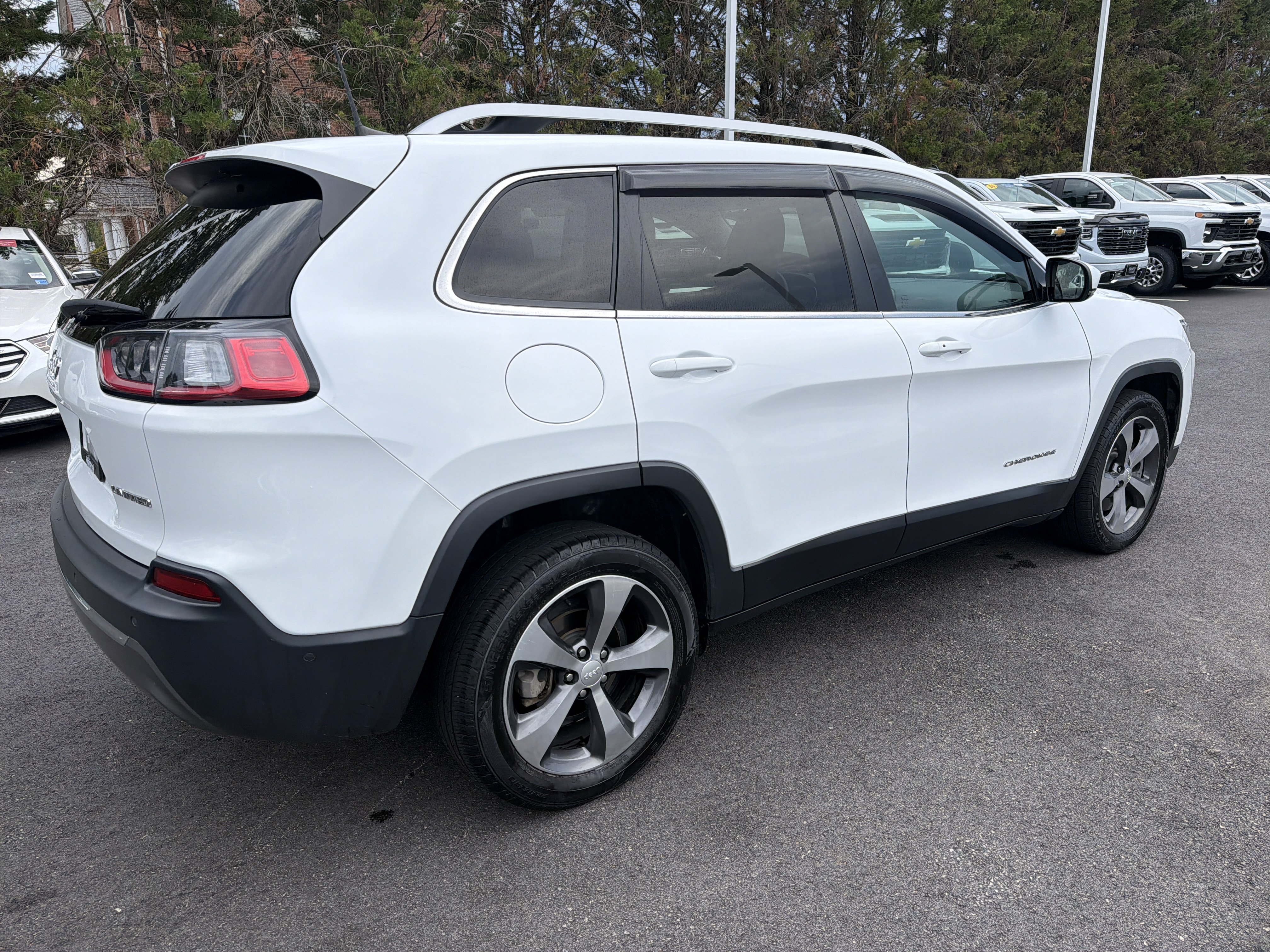Used 2020 Jeep Cherokee Limited w/ Technology Group FWD image 10