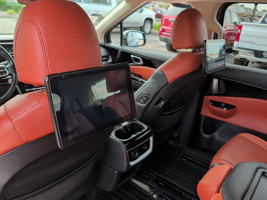 Used 2023 Kia Carnival SX Prestige FWD image 15